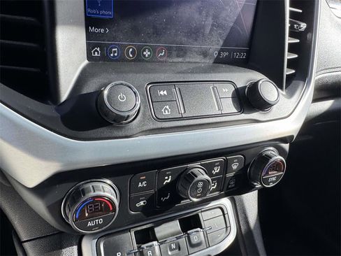 Used 2020 GMC Acadia SLE image 23