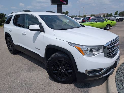 Used 2017 GMC Acadia SLT AWD/4WD image 3