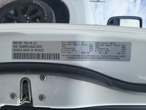 Used 2025 RAM 2500 Laramie AWD/4WD image 23