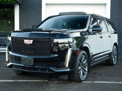 Used 2022 Cadillac Escalade ESV Sport Platinum AWD/4WD image 3