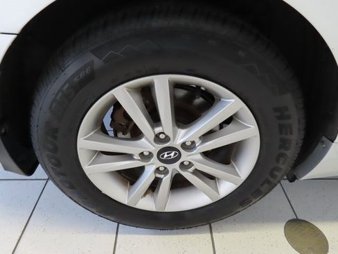 Used 2017 Hyundai Sonata SE image 17