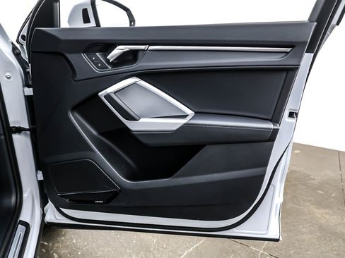 Used 2025 Audi Q3 2.0T Premium Plus w/ Premium Plus Package image 24