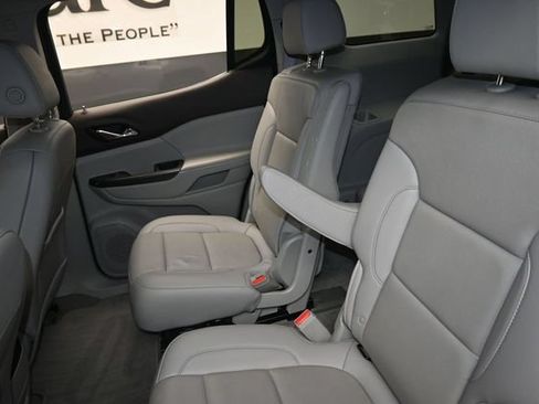 Used 2021 GMC Acadia SLT w/ Technology Package FWD image 21