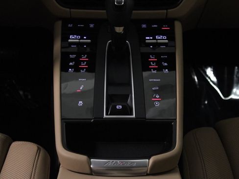 New 2026 Porsche Macan AWD/4WD image 28
