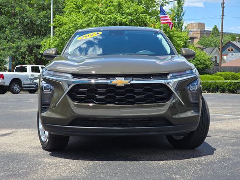 Used 2024 Chevrolet Trax LS w/ LS Convenience Package FWD image 15