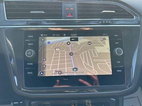 Certified 2023 Volkswagen Tiguan SEL R-Line image 58