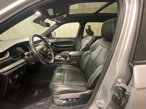 Used 2021 Jeep Grand Cherokee L Overland w/ Luxury Tech Group IV AWD/4WD image 10