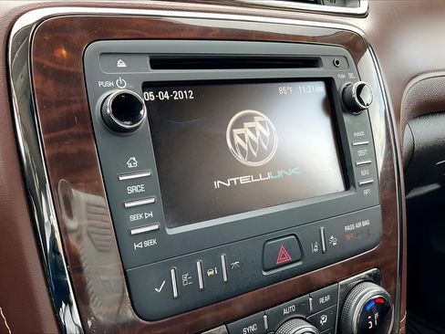 Used 2014 Buick Enclave Premium FWD image 24