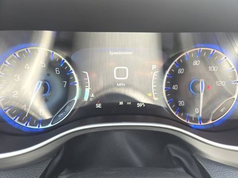 New 2027 Chrysler Pacifica Select AWD/4WD image 12