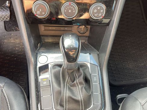 Used 2023 Volkswagen Taos SE image 19