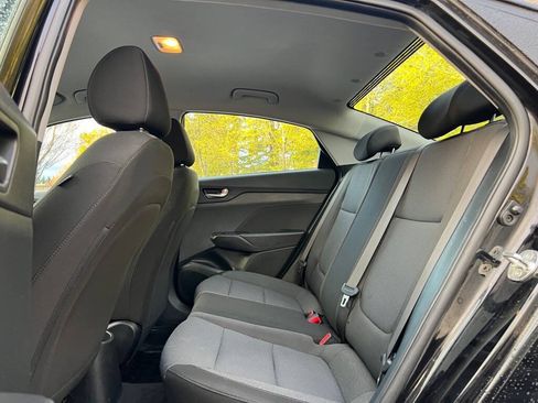 Used 2021 Hyundai Accent SE FWD image 16