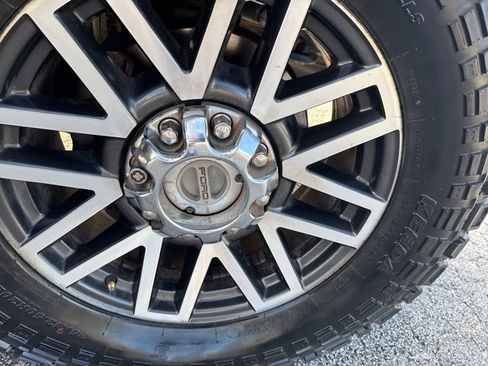 Used 2017 Ford F250 Lariat w/ Lariat Ultimate Package image 12