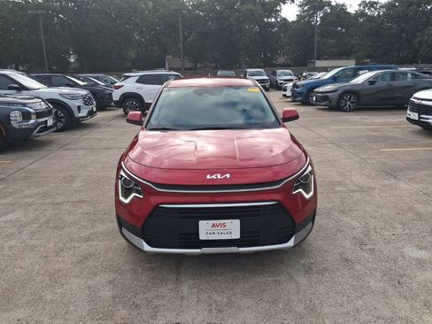 Used 2025 Kia Niro LX FWD image 5