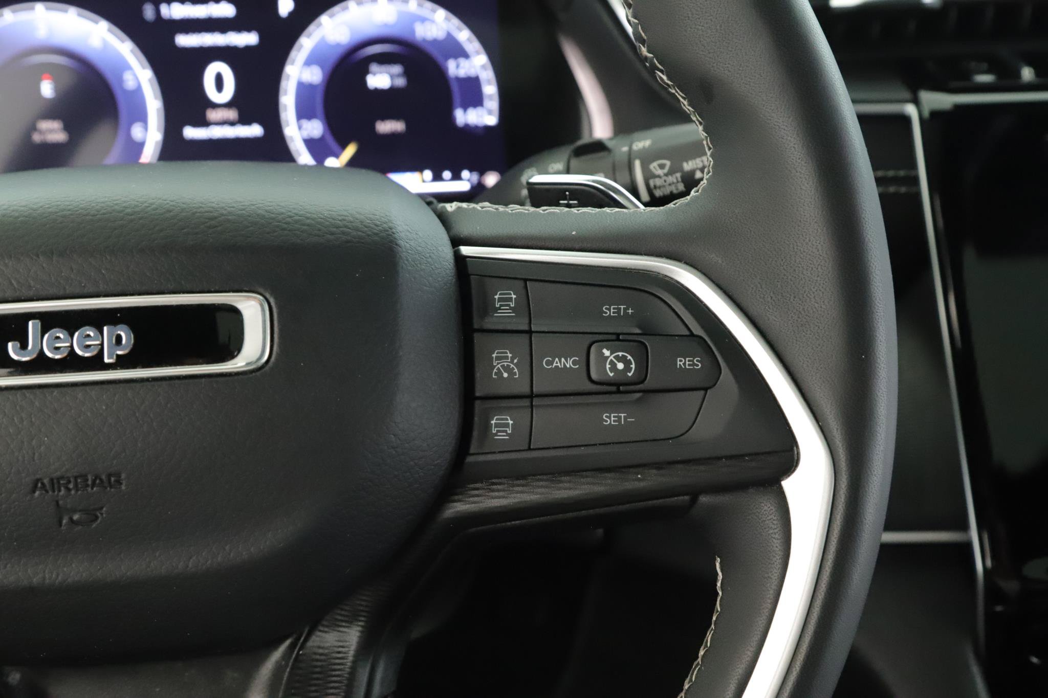 Used 2023 Jeep Grand Cherokee Altitude AWD/4WD image 10