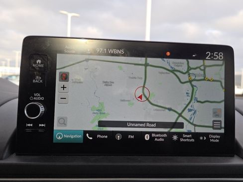 Used 2023 Honda Pilot Touring image 4