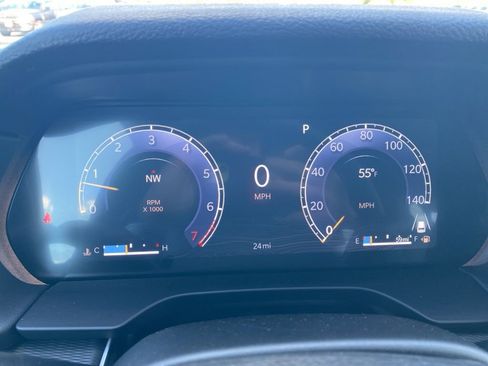 New 2025 Jeep Grand Cherokee Altitude image 19