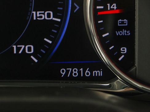 Used 2023 GMC Acadia SLT w/ Technology Package FWD image 16