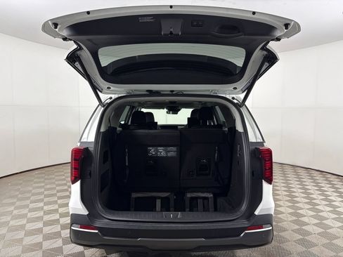 Used 2025 Kia Carnival SX FWD image 18