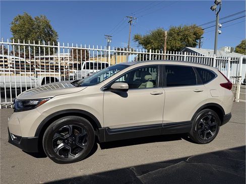 Used 2019 Honda CR-V Touring image 1