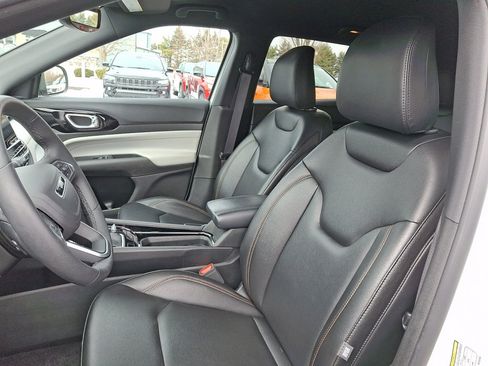 Used 2024 Jeep Compass Limited image 24