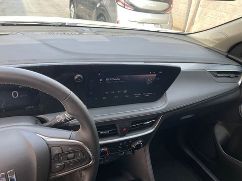 Used 2025 Buick Encore GX Preferred image 17