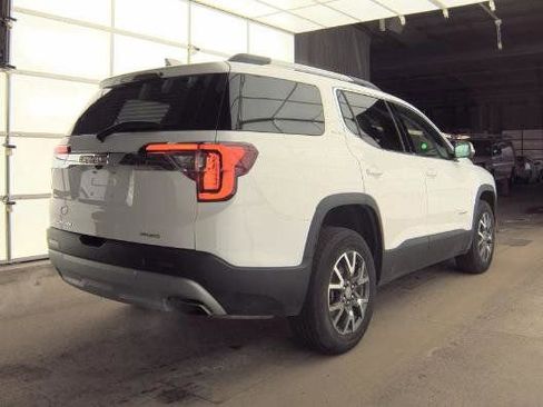 Used 2023 GMC Acadia SLE w/ Driver Convenience Package image 4