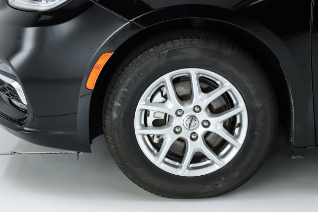 Used 2025 Chrysler Pacifica Select FWD image 7