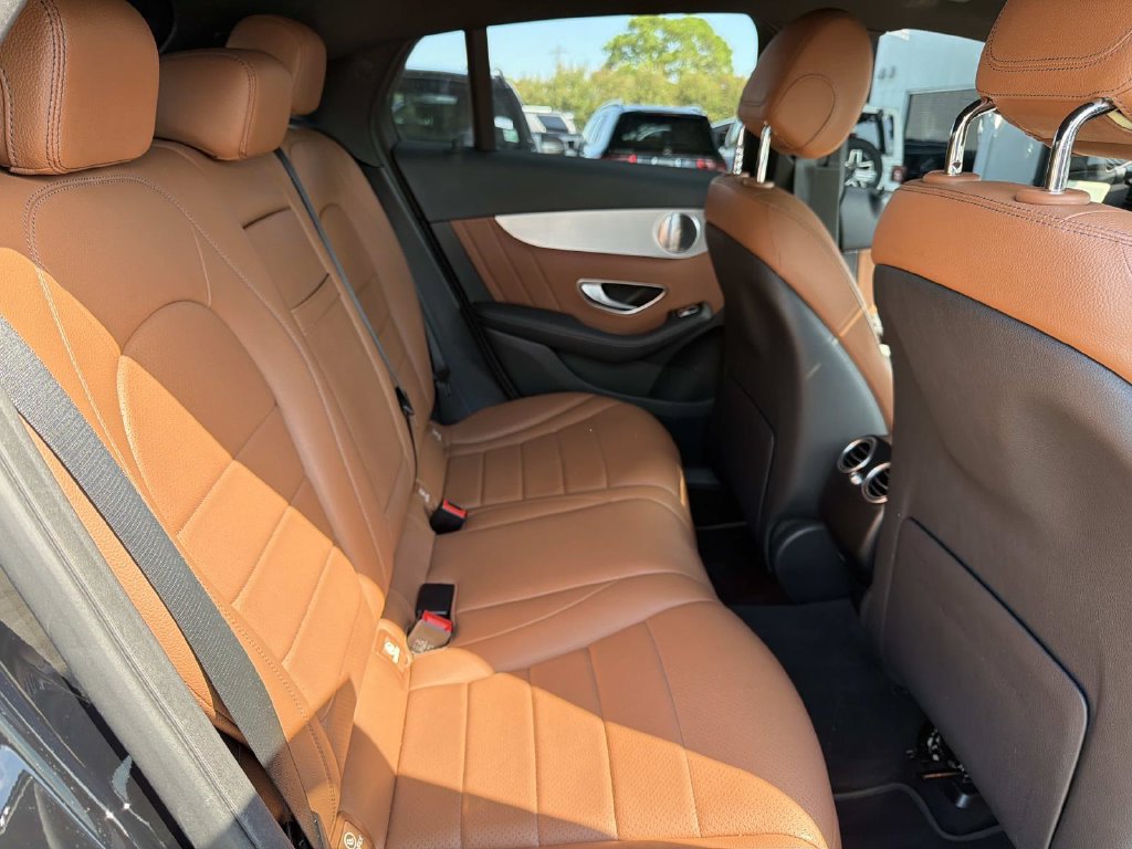 Used 2021 Mercedes-Benz GLC 300 4MATIC Coupe image 9