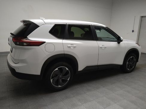 Used 2025 Nissan Rogue SV FWD image 10