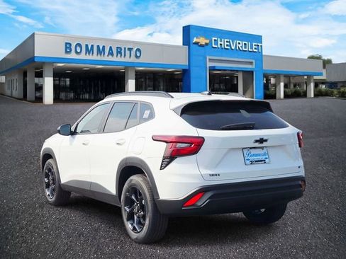 New 2026 Chevrolet Trax LT w/ Driver Confidence Package FWD image 3