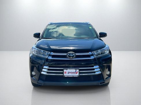Used 2017 Toyota Highlander Limited Platinum image 2