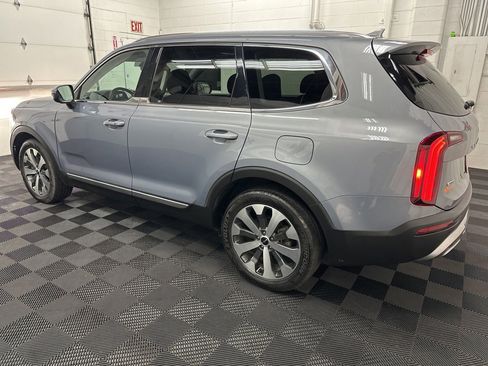 Used 2022 Kia Telluride EX w/ EX Premium Package image 7