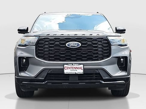 Used 2025 Ford Explorer ST-Line w/ Premium Package AWD/4WD image 2