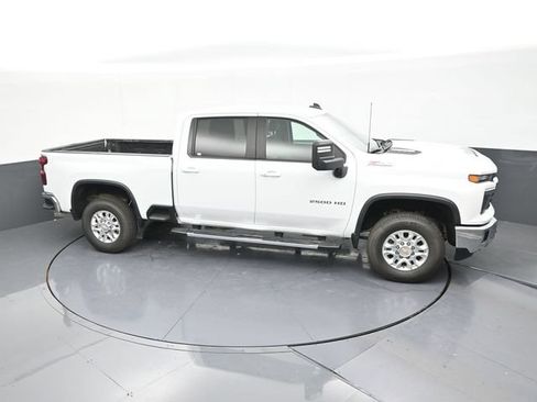 Used 2024 Chevrolet Silverado 2500 LT AWD/4WD image 64