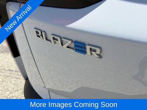 Used 2024 Chevrolet Blazer EV LT AWD/4WD image 9