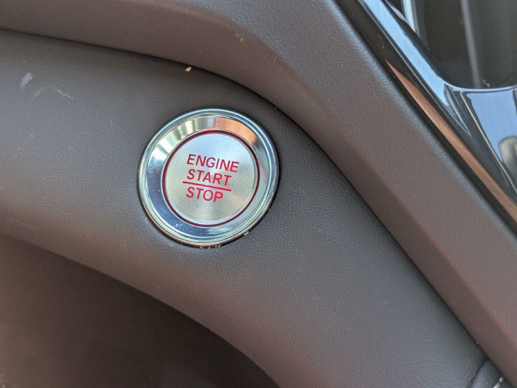 Used 2025 Acura RDX SH-AWD image 30