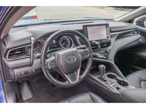 Used 2023 Toyota Camry XLE image 11