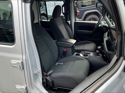 Used 2022 Jeep Wrangler Unlimited Sport image 12