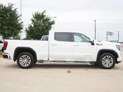 Used 2023 GMC Sierra 1500 Denali w/ Technology Package AWD/4WD image 9