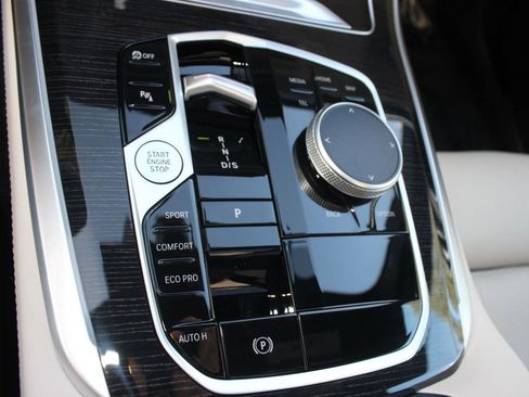 Used 2026 BMW X5 sDrive40i w/ M Sport Package image 19