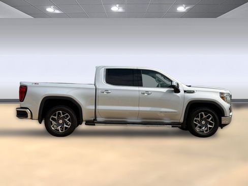 Used 2022 GMC Sierra 1500 SLT w/ SLT Premium Package AWD/4WD image 8