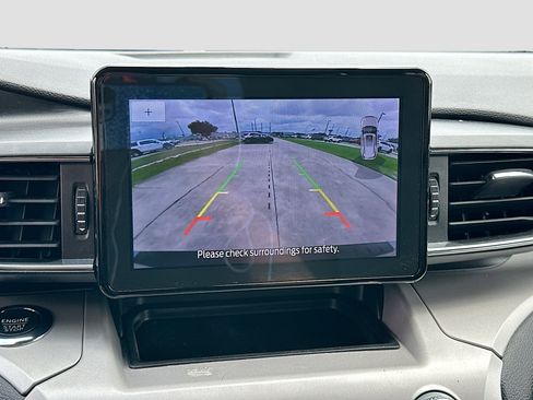 Used 2023 Ford Explorer XLT w/ Equipment Group 202A RWD image 13