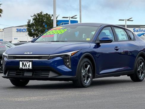 New 2025 Kia K4 LXS image 8