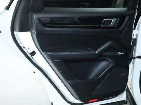 Used 2021 Porsche Cayenne Coupe image 13