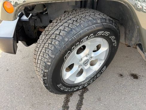 Used 2015 Jeep Wrangler Unlimited Sahara w/ Connectivity Group AWD/4WD image 16