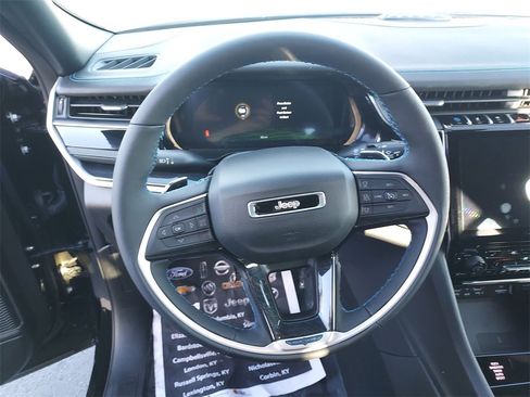 New 2024 Jeep Grand Cherokee Trailhawk w/ Advanced Protech Group II image 20