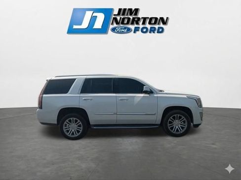 Used 2017 Cadillac Escalade 2WD image 11