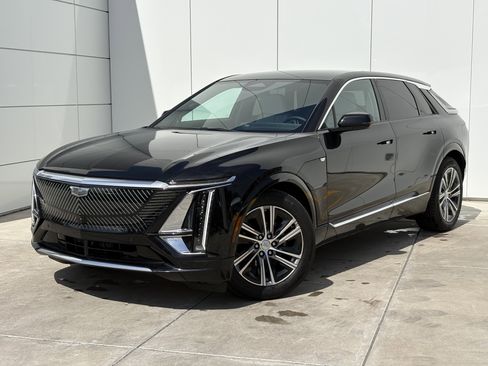 Certified 2024 Cadillac Lyriq Luxury w/ LPO, Floor Liner Package AWD/4WD image 2