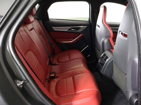 Used 2023 Jaguar F-PACE R-Dynamic S AWD/4WD image 39