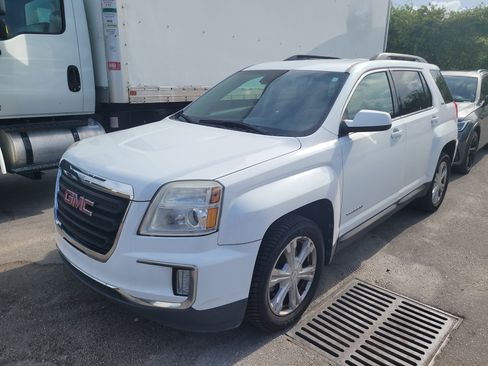 Used 2017 GMC Terrain SLE FWD image 3